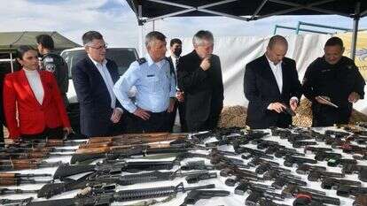 בנט בסיור בדרום. | חיים צח, לע"מ בנט בסיור בדרום. | חיים צח, לע"מ