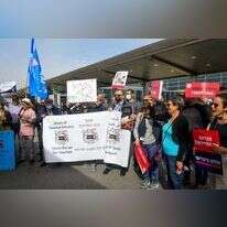 הפגנת עובדי התיירות בנתב"ג, | אבשלום ששוני, פלאש 90