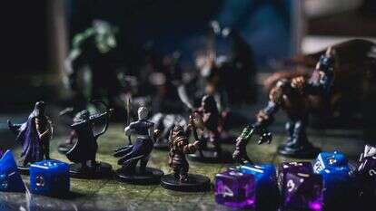 מבוכים ודרקונים. | שאטרסטוק