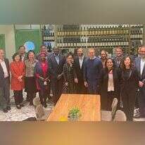 ישראל גנץ עם השגרירים. | מיכל גרסטלר