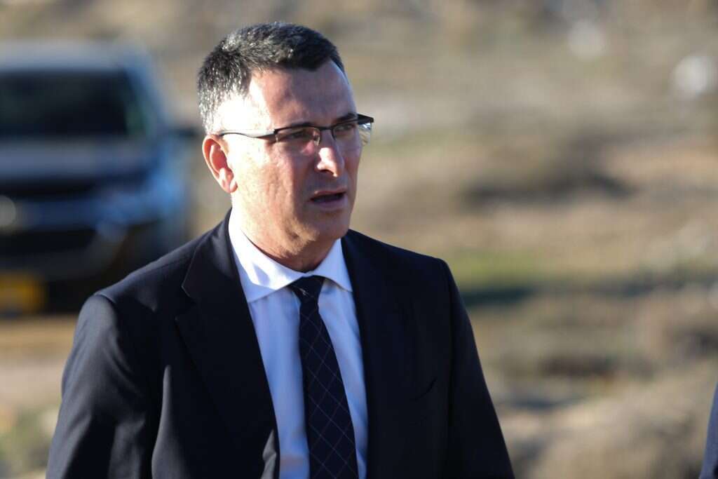 גדעון סער. | אורן בן–חקון