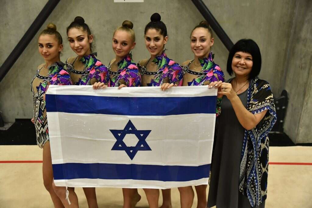 בניתי וגידלתי הרבה מתעמלות מוכשרות.ויגדורצ'יק עם בנות נבחרת ישראל. | עמית שיסל, הוועד האולימפי בישראל