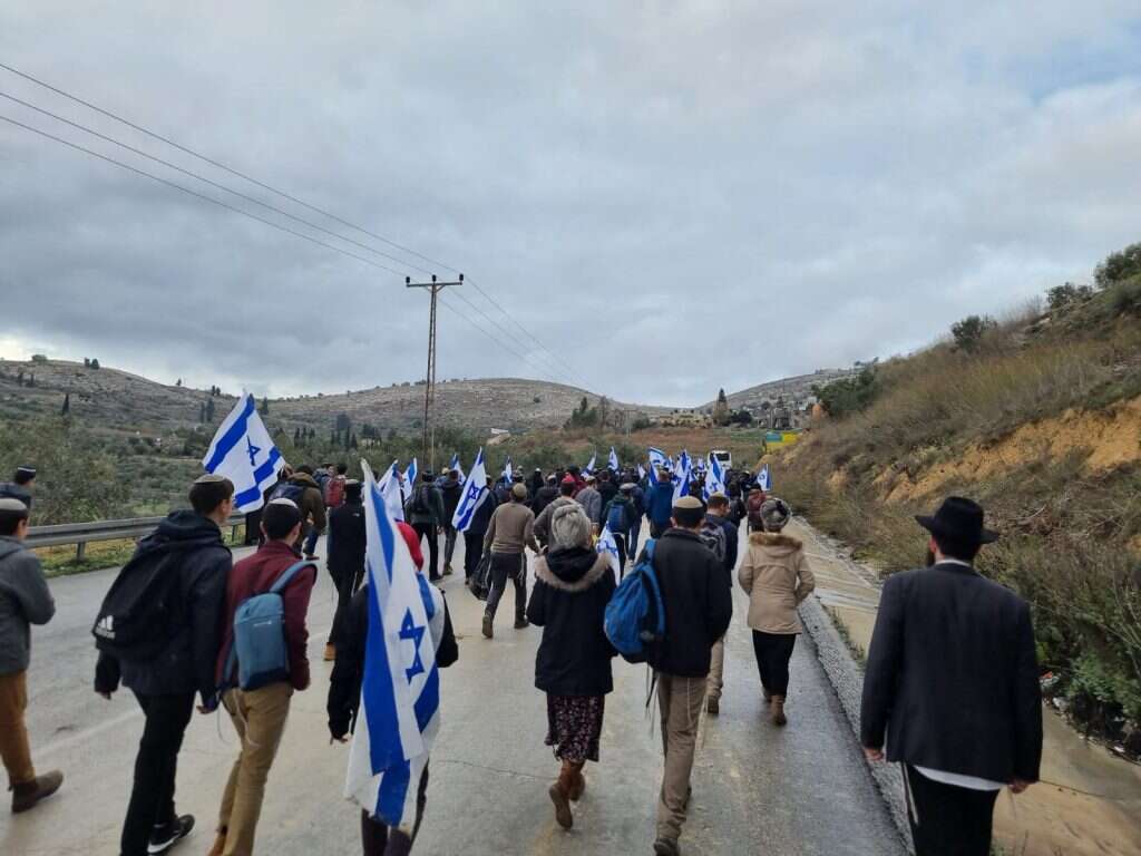 צעדה לחומש. | ישיבת חומש