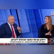 שר האוצר ליברמן בראיון בחדשות 12. | מסך