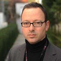 ריצ' י האנטר. | ראובן קסטרו