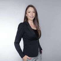 חנה הולנדר. | ענבל מרמרי