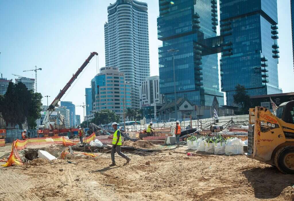 "אני חופר את תל־אביב לדעת, ותל־אביב משתפת פעולה". העבודות על תחנת יהודית. | משה שי, פלאש 90
