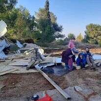 הריסות אחד המבנים שפונו. | ישיבת חומש הריסות אחד המבנים שפונו. | ישיבת חומש