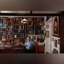 ידע לחלוק לשם לשמיים. הרב ולדמן בביתו. | מרים צחי