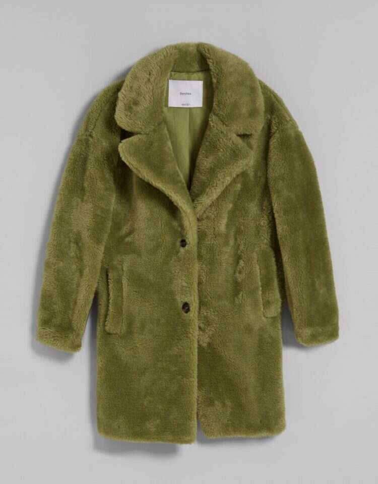 ברשקה, מעיל דמי פרווה, 399 ש"ח. | יחצ חול ברשקה, מעיל דמי פרווה, 399 ש"ח. | יחצ חול