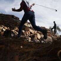יידוי אבנים. | EPA