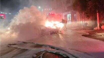 רכב עולה באש סמוך לפונדוק בשומרון. ארכיון