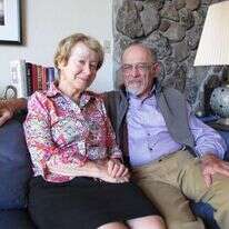 לא הפסיקו לבחור זה בזו מדי יום. ארווין ומרילין יאלום בביתם בפאלו-אלטו, 2014. | AP