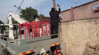 מורידים מצלמות מהמרחב הציבורי כחלק מהמלחמה בארגוני הפשע. | דוברות המשטרה מורידים מצלמות מהמרחב הציבורי כחלק מהמלחמה בארגוני הפשע. | דוברות המשטרה