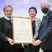 הנשיא לשעבר ריבלין ודורית בייניש בקבלת תואר ד"ר כבוד מהאוניברסיטה הפתוחה. | עודד קרני