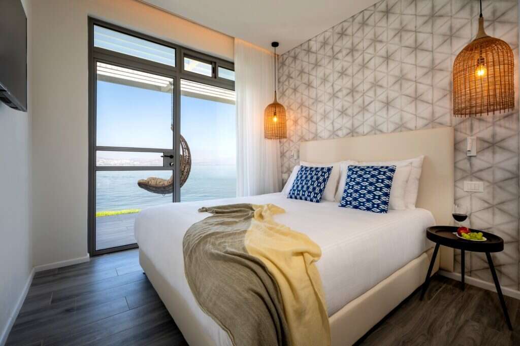 וילות מול הים בכפר הנופש עין גב. | איה בן עזרי