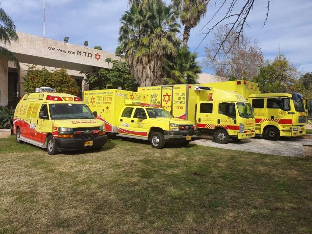 אמבולנסים של מד"א. | דוברות מד"א