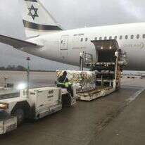 משלוח תרופות הקורונה של פייזר בצאתו לישראל