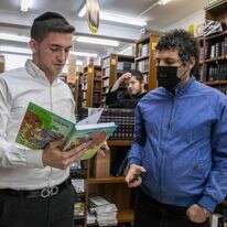 פרשה שטלטלה את הרחוב החרדי. ספרי חיים ולדר. | יוסי אלוני