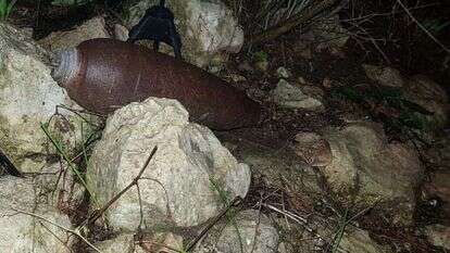 הפצצה שנמצאה סמוך למעלה החמישה. | דוברות המשטרה הפצצה שנמצאה סמוך למעלה החמישה. | דוברות המשטרה