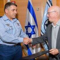 מפקד חיל האוויר עמיקם נורקין בטקס חנוכת המרכז לחקר מדיניות ואסטרטגית אוויר בחלל. | ישראל הדרי