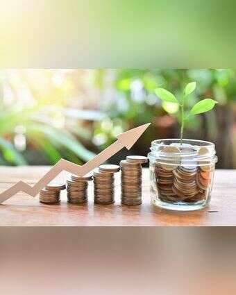 תחסכו יותר - תתוגמלו יותר. הדרך לצבירת הון עוברת בעיקר בסבלנות והתמדה. | שאטרסטוק תחסכו יותר - תתוגמלו יותר. הדרך לצבירת הון עוברת בעיקר בסבלנות והתמדה. | שאטרסטוק