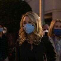 אליזבת' הולמס. | AFP