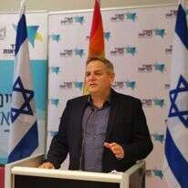 שר הבריאות ניצן הורוביץ מכריז על השינוי בחוק הפונדקאות