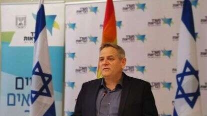 שר הבריאות ניצן הורוביץ מכריז על השינוי בחוק הפונדקאות