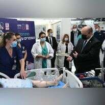 ראש הממשלה בביקור בשיבא. | עמוס בן גרשום /לע"מ