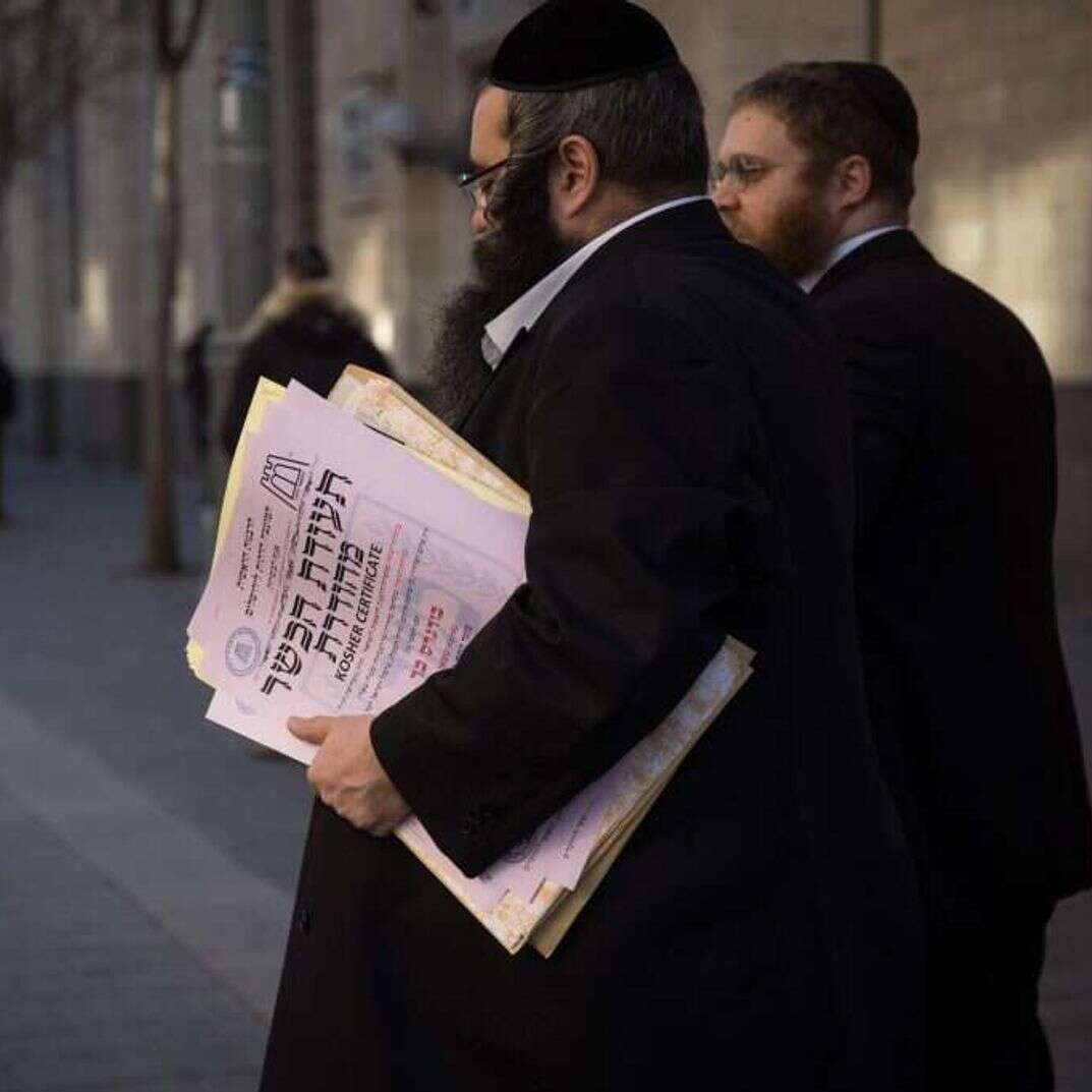 תעודות כשרות, אילוסטרציה | הדס פרוש, פלאש 90