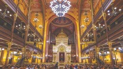 בית הכנסת הגדול בבודפשט, הונגריה. | שאטרסטוק