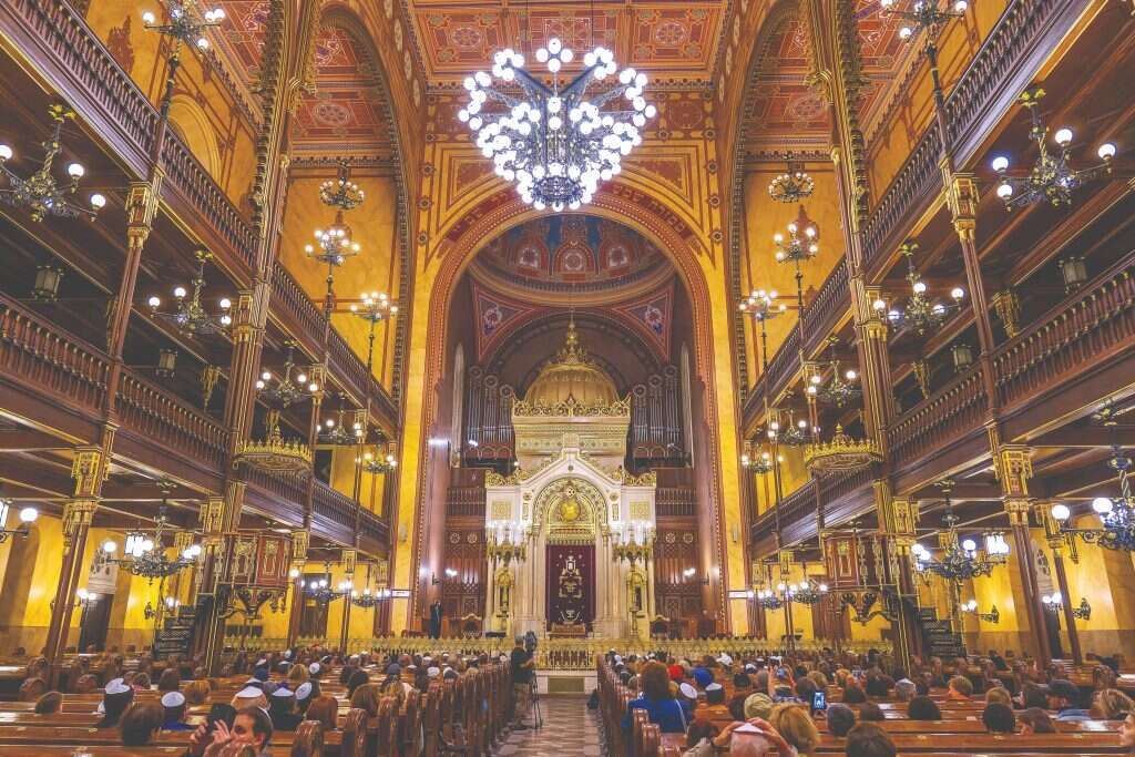 בית הכנסת הגדול בבודפשט, הונגריה. | שאטרסטוק