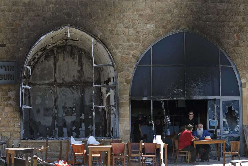 מסעדת אורי בורי בעכו, שהוחרבה בפרעות "שומר החומות". | גטי אימג'ס