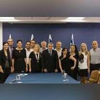 לפיד, בהיותו שר האוצר, עם דירקטורים חדשים בחברות הממשלתיות, 2014 | פלאש 90