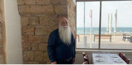 אורי ירמיאס, בעל מסעדת 'אורי בורי בעכו. | עופרי ג'אנו