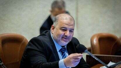 ח"כ מנסור עבאס נואם במליאת הכנסת. | יונתן זינדל/פלאש90