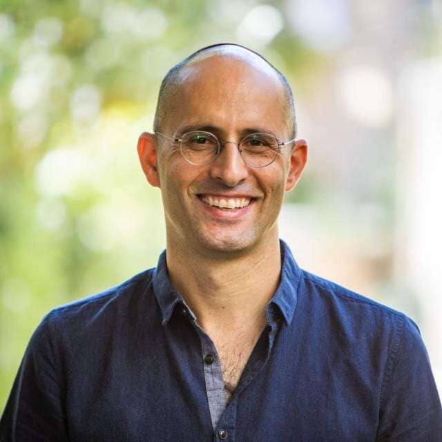 "ימה וקדמה וצפונה ונגבה".היורש אלדד וייל . | יונה קפלן