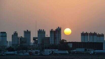 אזור תעשייתי באבו-דאבי | AFP אזור תעשייתי באבו-דאבי | AFP