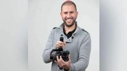 יובל מנצורה, מפיק וידאו. | שריה דיאמנט