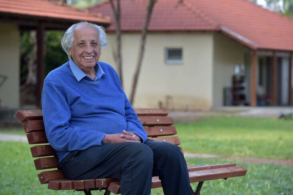 מוקי צור. | גיל אליהו, ג'יני