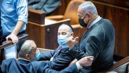 נתניהו ודרעי במליאת הכנסת, השבוע. | יונתן זינדל, פלאש 90