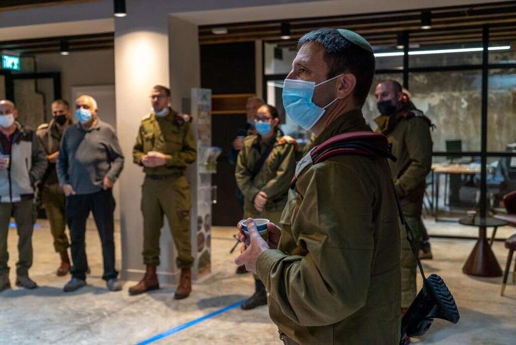 לימוד תנ"ך משותף בגוש עציון. | דובר צה"ל לימוד תנ"ך משותף בגוש עציון. | דובר צה"ל