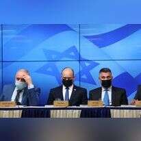 מה עכשיו? סער, בנט וליברמן בהצגת התוכנית הכלכלית ביולי שעבר. | עמית שאבי