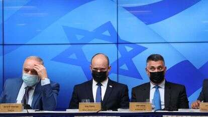 מה עכשיו? סער, בנט וליברמן בהצגת התוכנית הכלכלית ביולי שעבר. | עמית שאבי