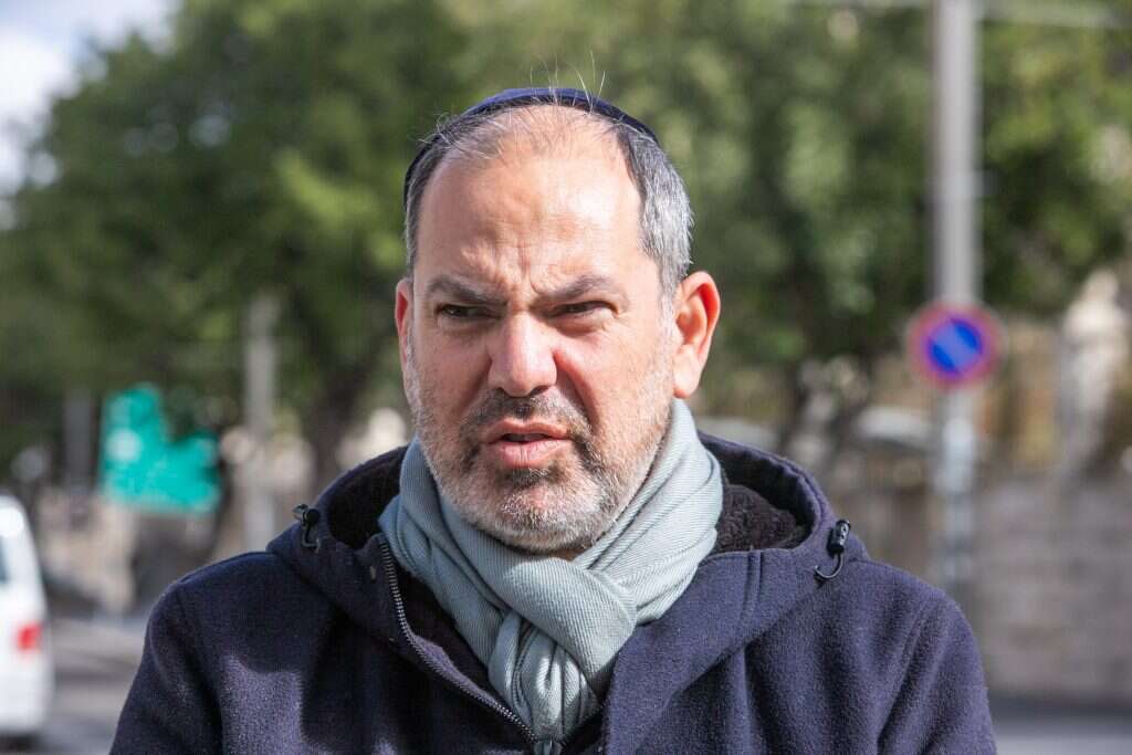 חנן. | יוסי אלוני