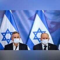 ראש הממשלה נפתלי בנט ושר הבריאות, ניצן הורביץ. | מוטי מילרוד/ פלאש90