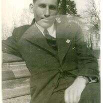 קומץ לוחמים שביצעו עשרות פעולות נועזות. אברהם שטרן (יאיר), 1934. | באדיבות מכון ז'בוטינסקי בישראל