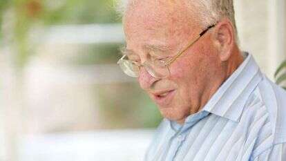 פרופ' אליעזר שביד. | מרים צחי פרופ' אליעזר שביד. | מרים צחי