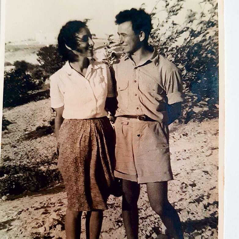 "כזוג נשרים שהגיעו לפסגת הר". קושניר ואביבה גינזבורג. | באדיבות אורי קושניר - מהאלבום המשפחתי